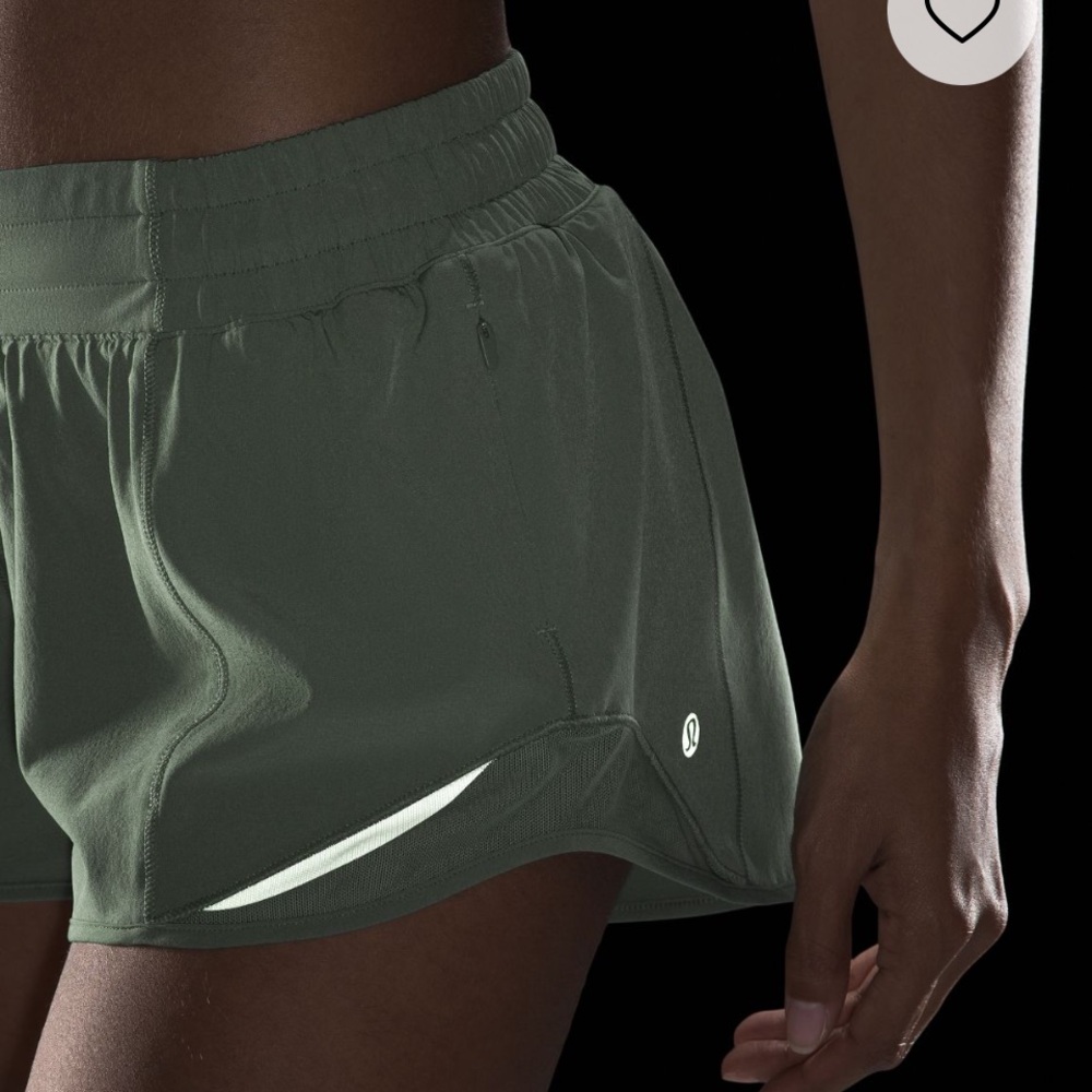 LuluLemon Hotty Hot LOW RISE lined shorts. 2.5